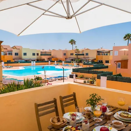 Delfines By Holidays Appartement *